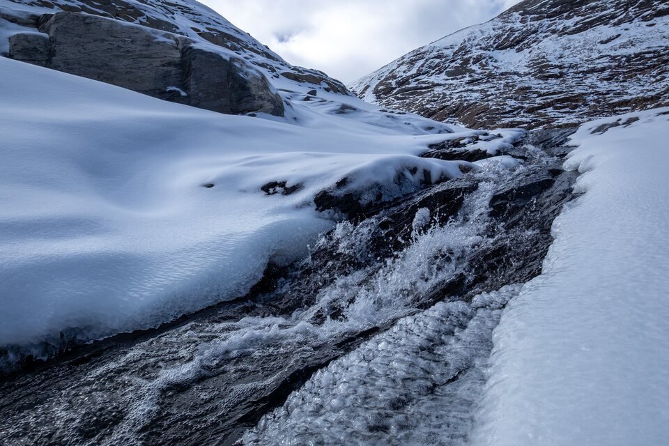 L’eau de fonte du glacier Lombard