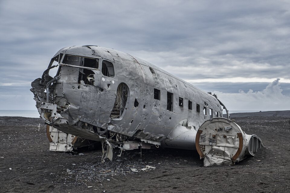 La carcasse d'un Douglas DC-3